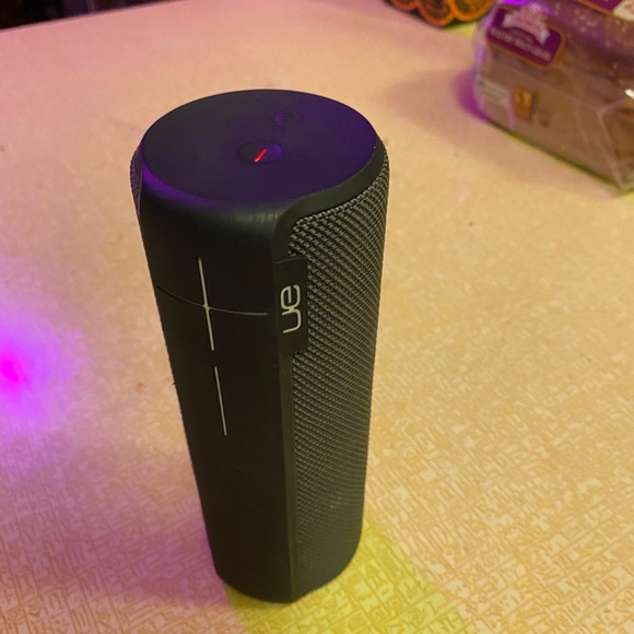 UE Boom 2/ UE Megablast - Picture 10 of 11